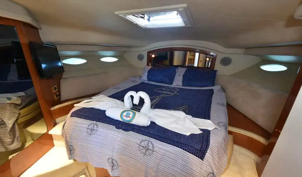 TU NAVY 1-YACHT